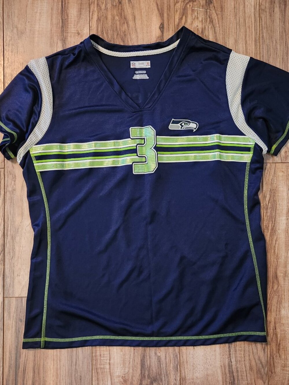 NFL Team Womens 2XL Seattle Seahawks Wilson 12 Short Sleeve Top